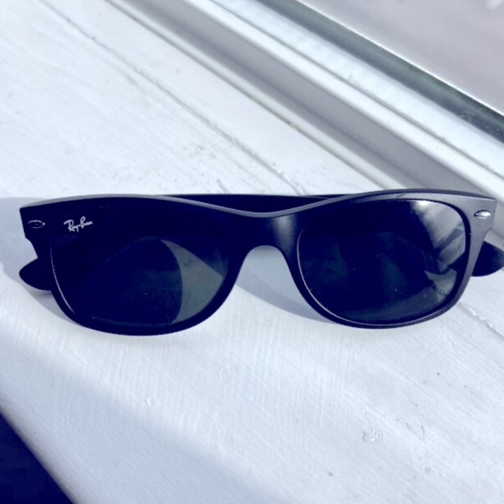 Ray-Ban 2132 622 Sunglasses Matte